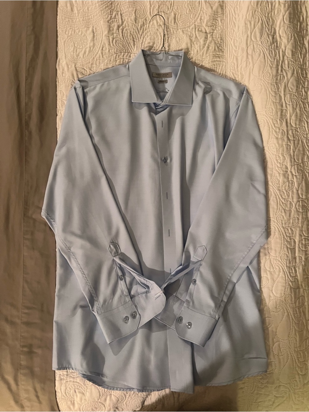 Perry Ellis Men's Light Blue Spread Collar Dress Shirt
